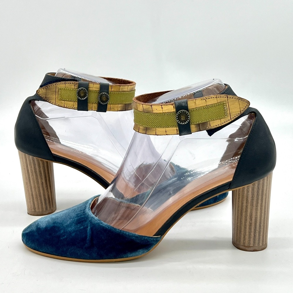 Sundance Aurora Size 6.5/7 37 Blue Velvet Ankle Strap Heels $228 MSRP - Picture 4 of 14